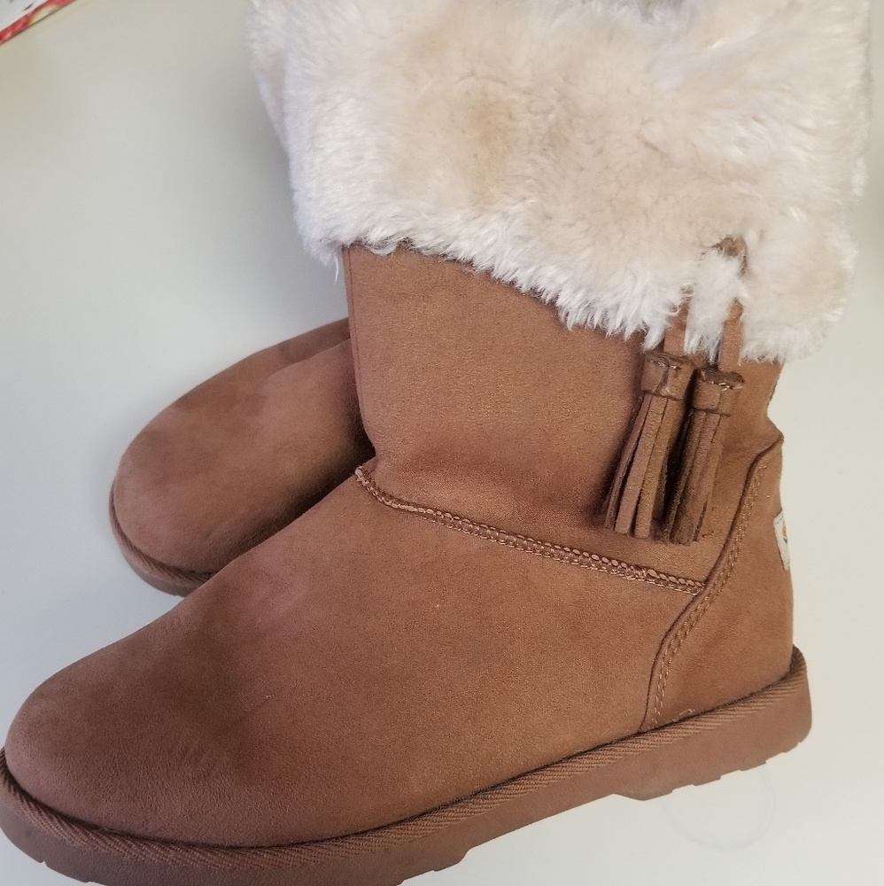 Size 5 makula brown boots